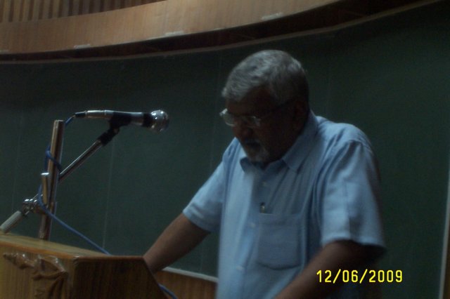 hindiconforenceon12609008.jpg