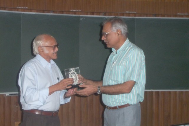 profscphataksuperannuationseminarandfarewellmeeting041.jpg