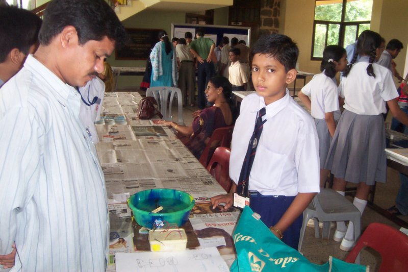 sciencemodelcontest23rdjuly06002.jpg