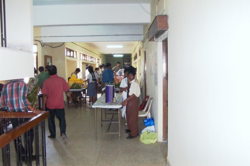 sciencemodelcontest23rdjuly06015.jpg