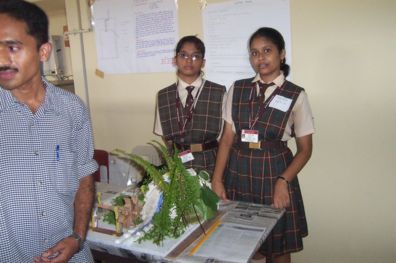 sciencemodelcontest23rdjuly06020.jpg