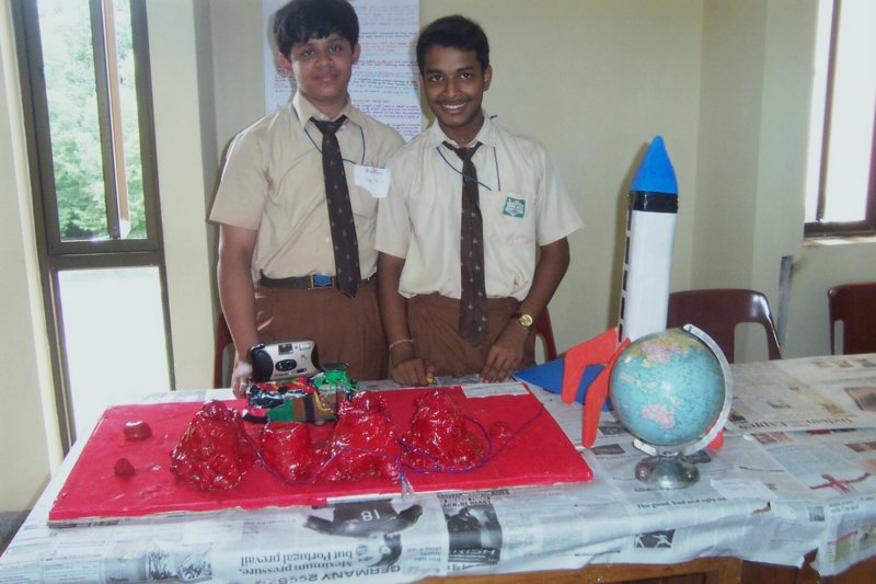 sciencemodelcontest23rdjuly06024.jpg