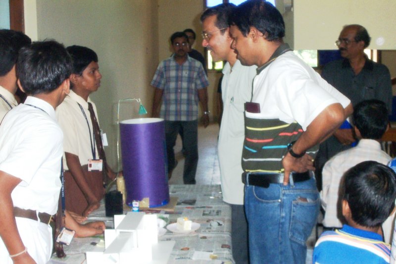 sciencemodelcontest23rdjuly06037.jpg
