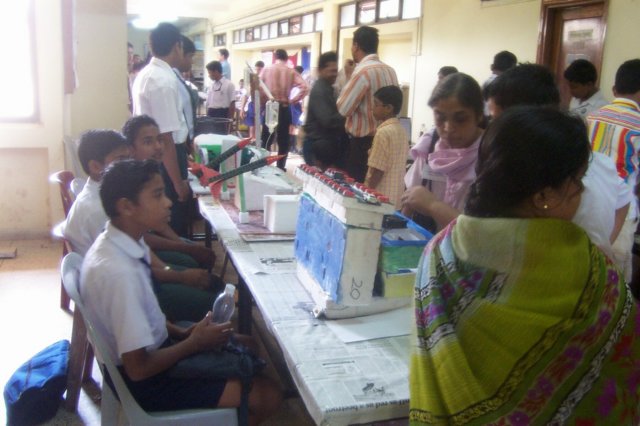 sciencemodelcontest2008003.jpg