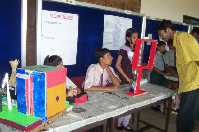 sciencemodelcontest2007007.jpg