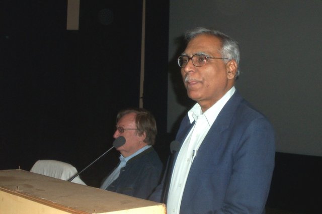 visitofprofcarlorubia004.jpg